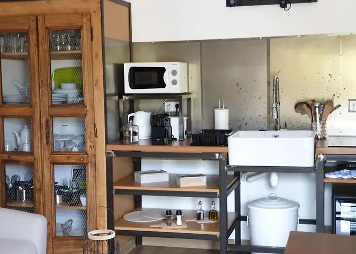 Prázdninový dům Charming House Between Port And Center *