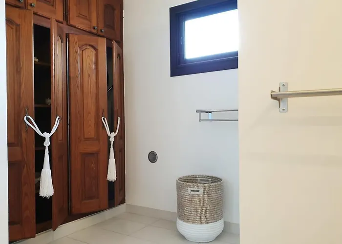 Prázdninový dům Charming House Between Port And Center *